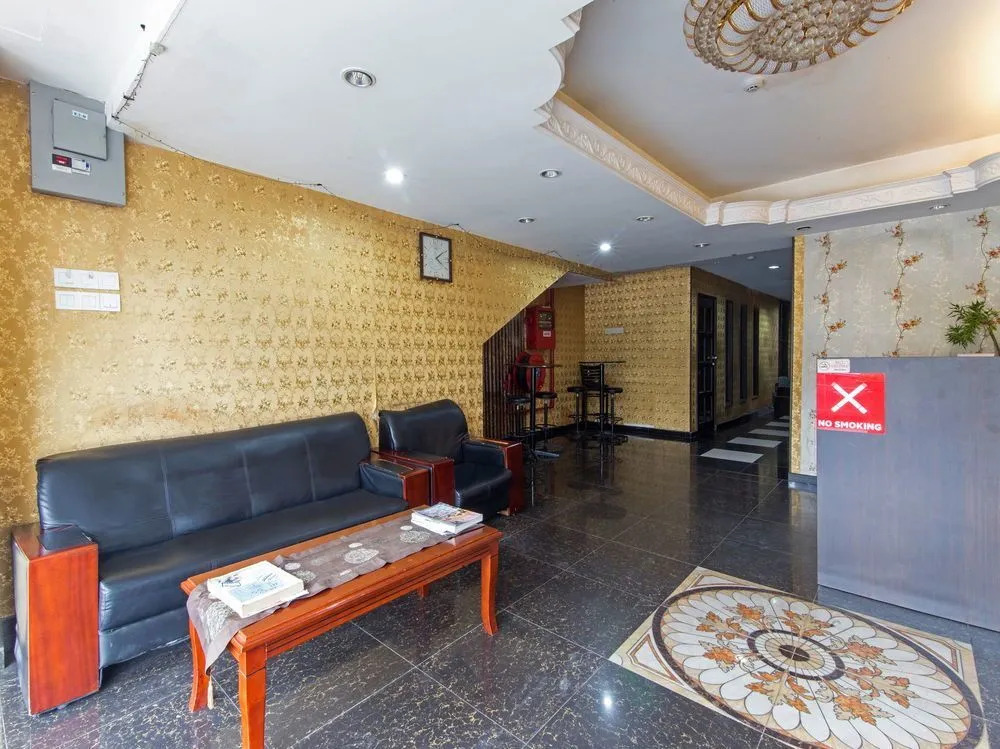 OYO 110 Cosmic Hotel