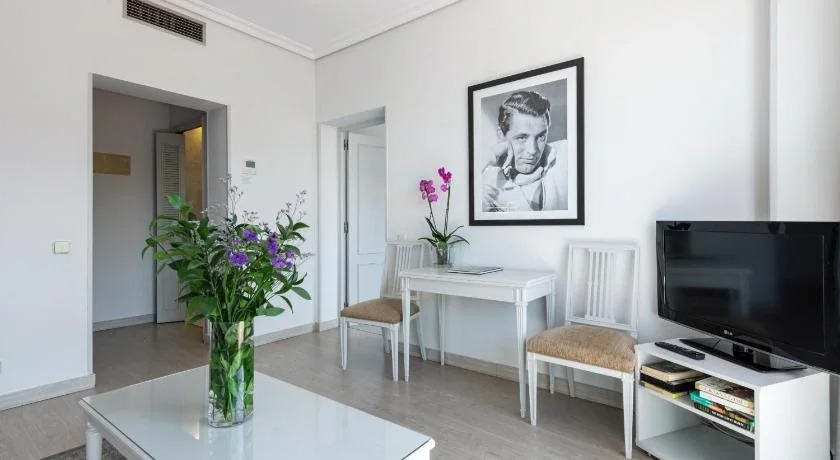 Apartamentos Los Jerónimos