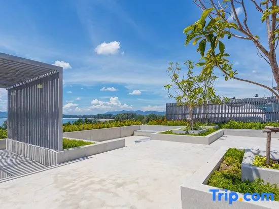 Nice Studio Top-Floor. Scenic Rooftop Pool. Surin Beach