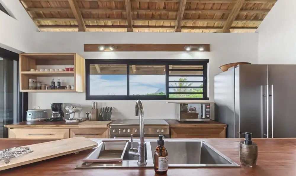 Shoreline Getaway Spacious 3BR Villa in Moorea