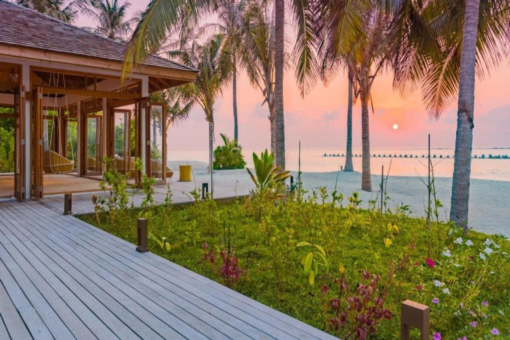 Innahura Maldives Resort