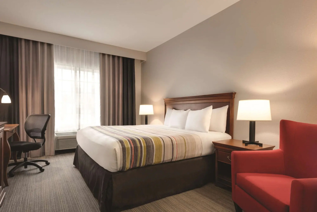 Country Inn & Suites by Radisson, Valparaiso, IN