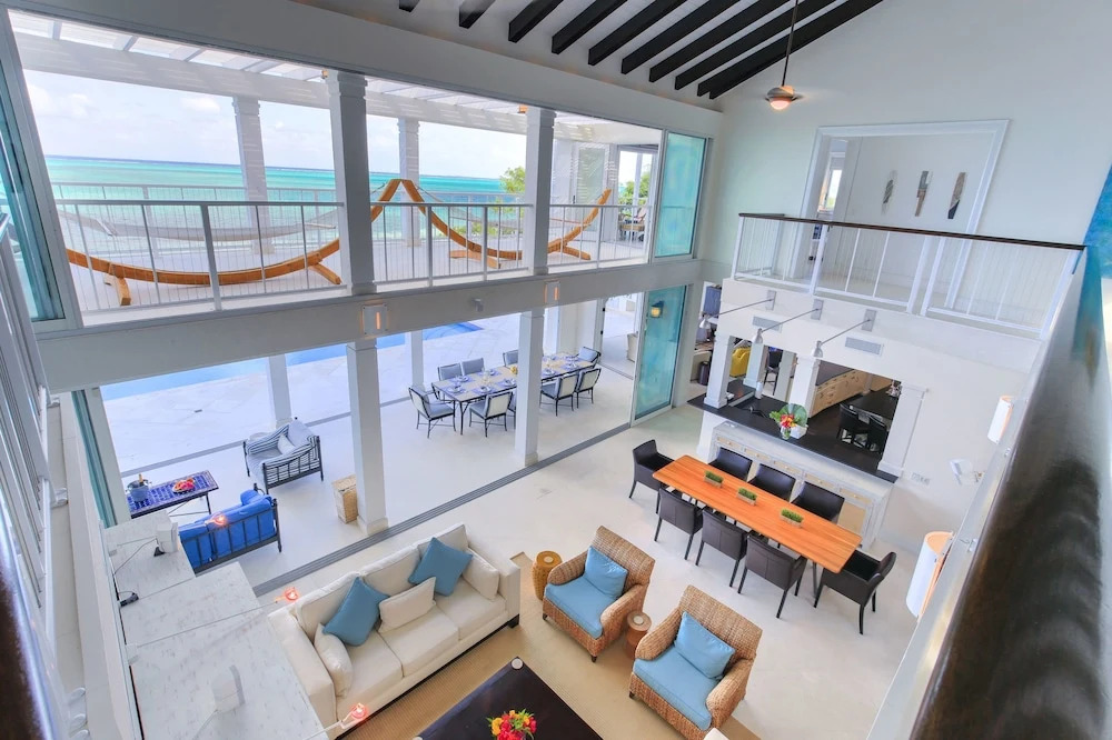 Azure Villa - Four Bedroom Villa