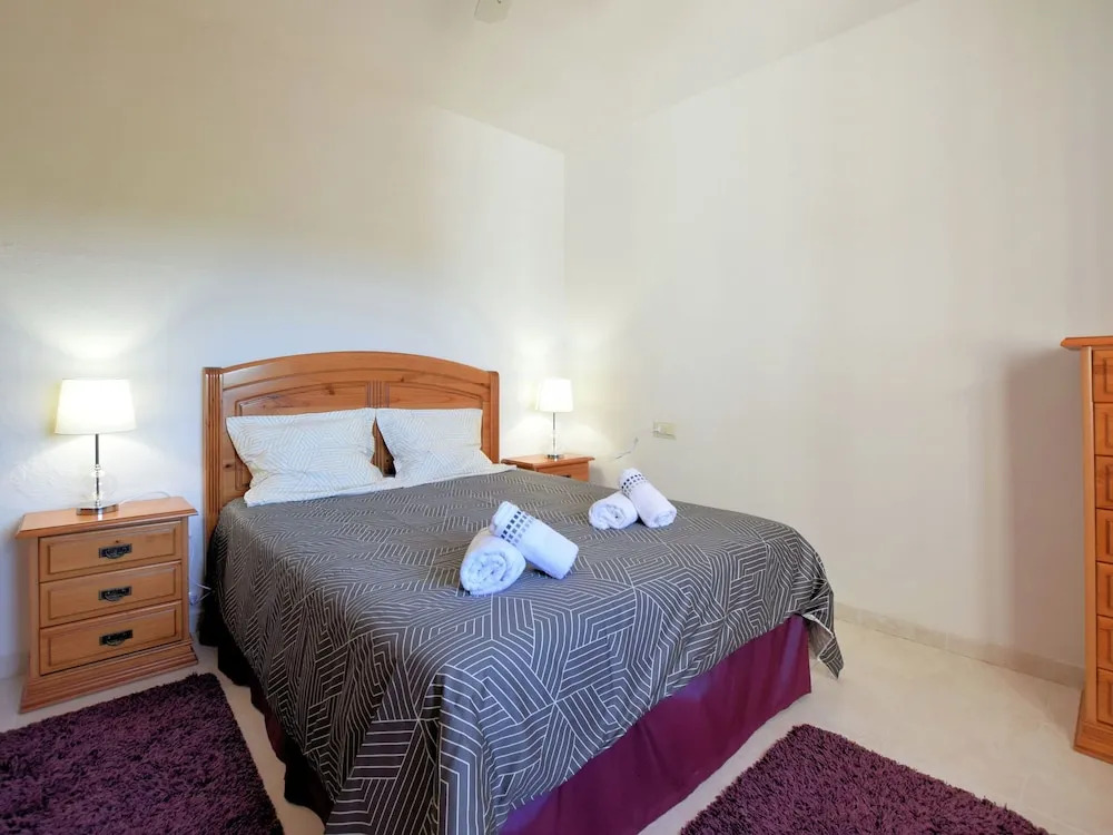 Lovely Holiday Home With Private Swimming Pool in Almogía
