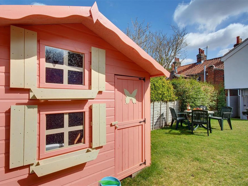 3 Bed in Woodbridge oc-h23