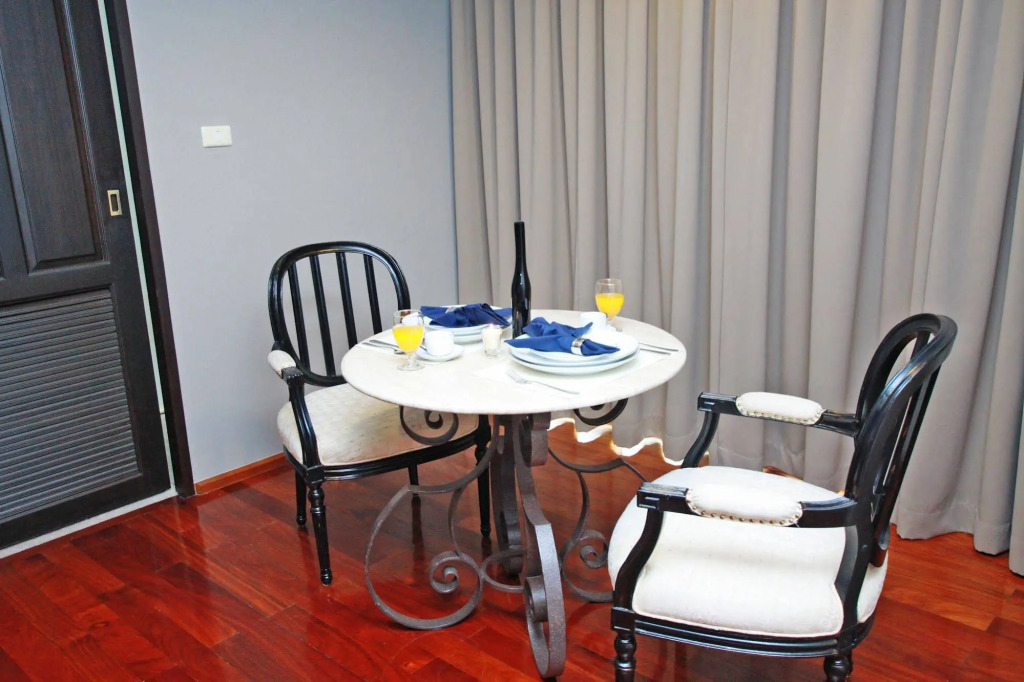 Asoke Residence Sukhumvit by UHG