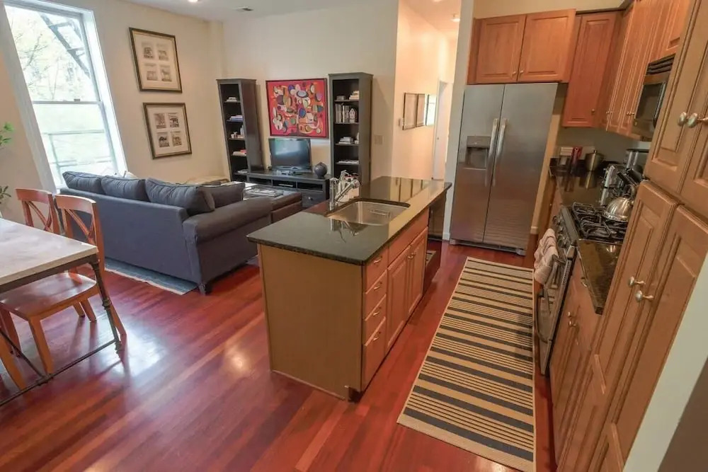 Above Maxwell Wine Bar - Super Central 2bed 2bath
