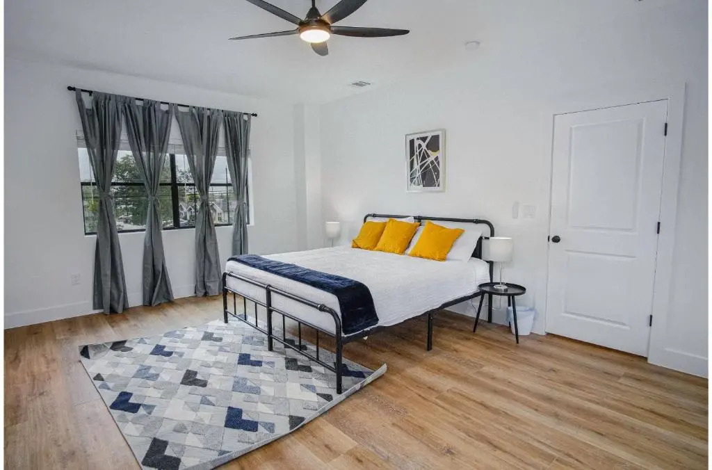 Amazing 3BR 2BA Only 5 Mins From Downtown