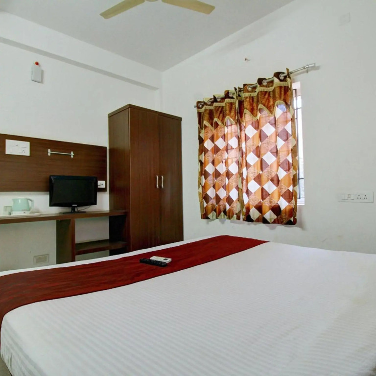 Hotel O The Mangrove Wood Residency