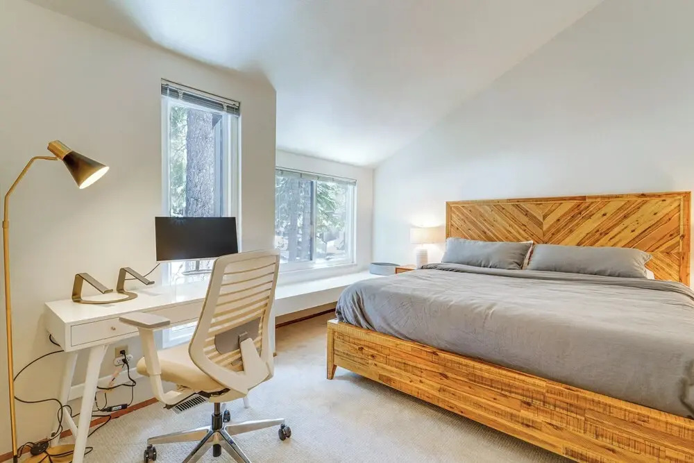 Steps to Lake: Scenic Carnelian Bay Retreat