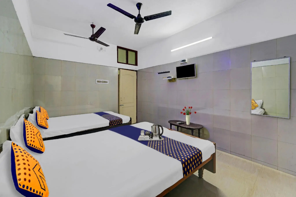 SPOT ON 70236 New Golden Star Guest House