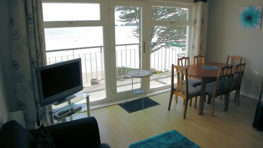 Beach Court 35