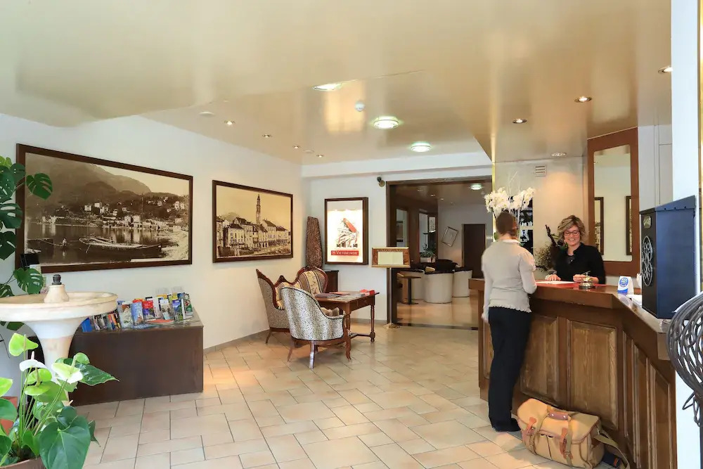Ascona Lodge, Pool & Garden Retreat