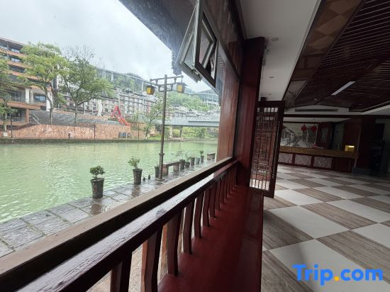 Guipu River View Homestay