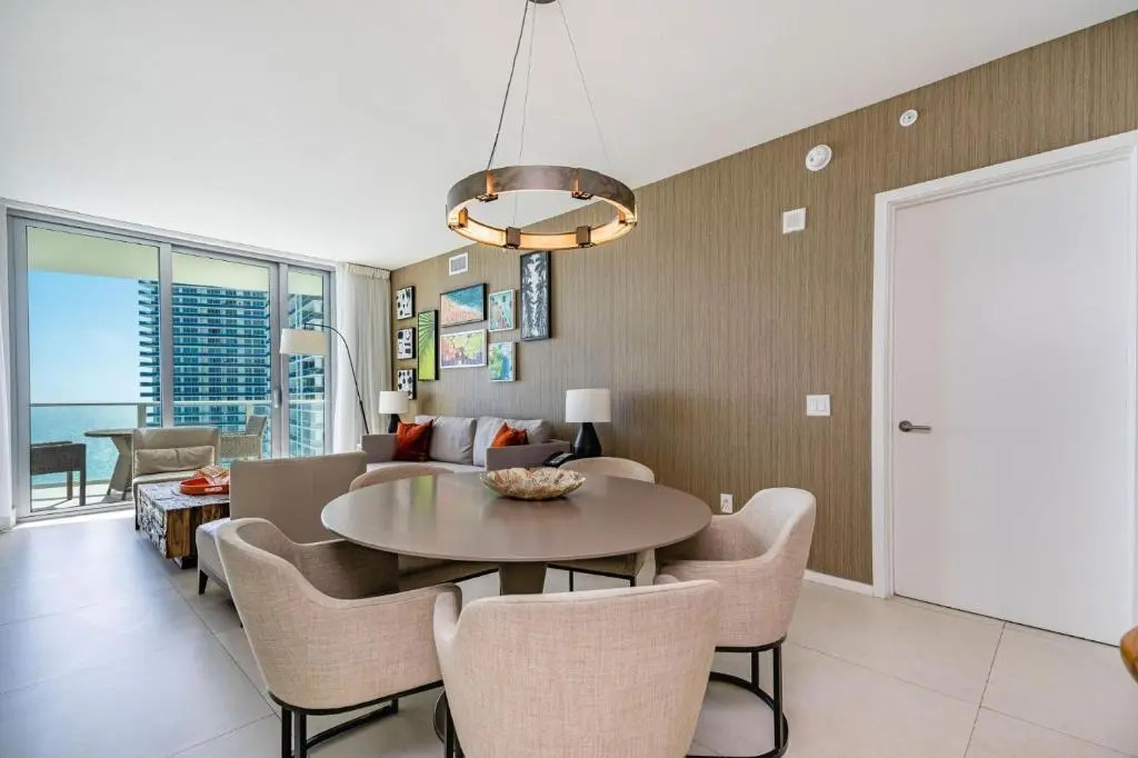 Ocean front 2 bedroom Hollywood Beach Resort 29th floor