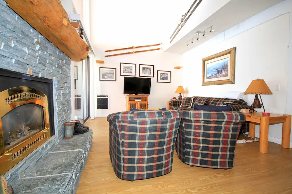 Mammoth Ski & Racquet Club #97 Studio Bedroom Condo