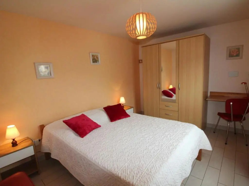 Chalet familial avec grand jardin et équipements pour enfants, à 500m du centre de Ban-sur-Meurthe - FR-1-589-33