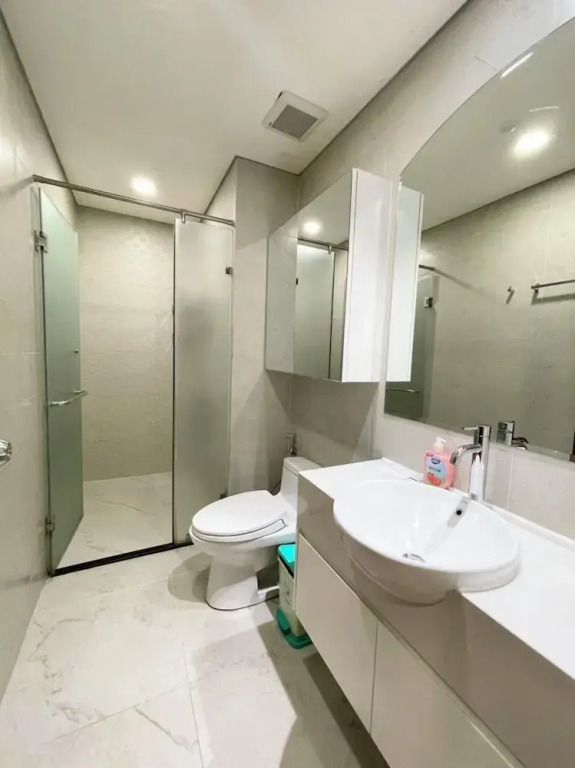 Lyshing Apartment in Vinhomes Grand Park