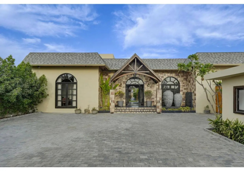 Casawood Resort - A Luxury Private Pool Villa On Mount Abu Road