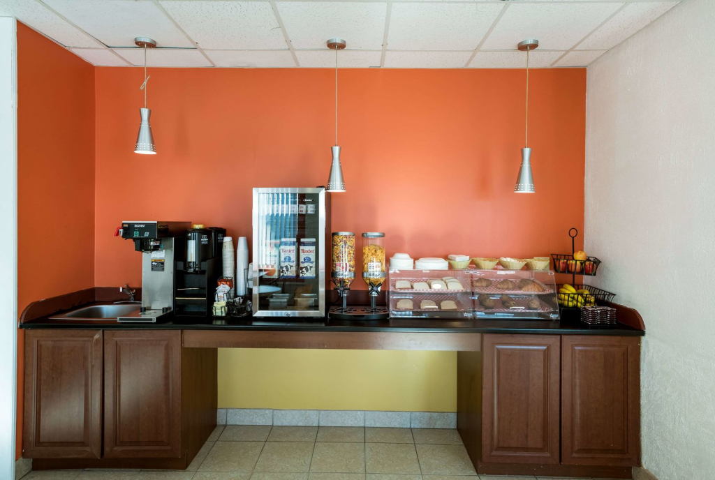 Motel 6-Moncton, NB