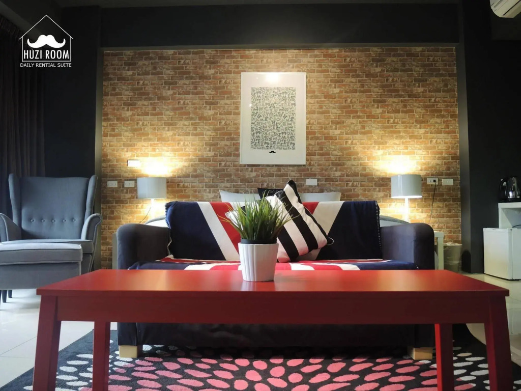 Huzi Room