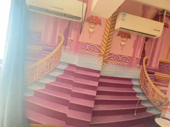 Shanghai Yongdian Gaming Hotel (Zhoupu Subway Station Xiao Shanghai Pedestrian Street Branch)