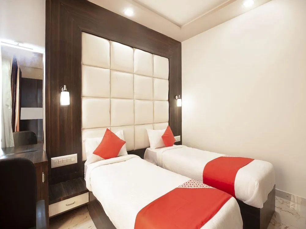 OYO Townhouse 432 Mangal Residency