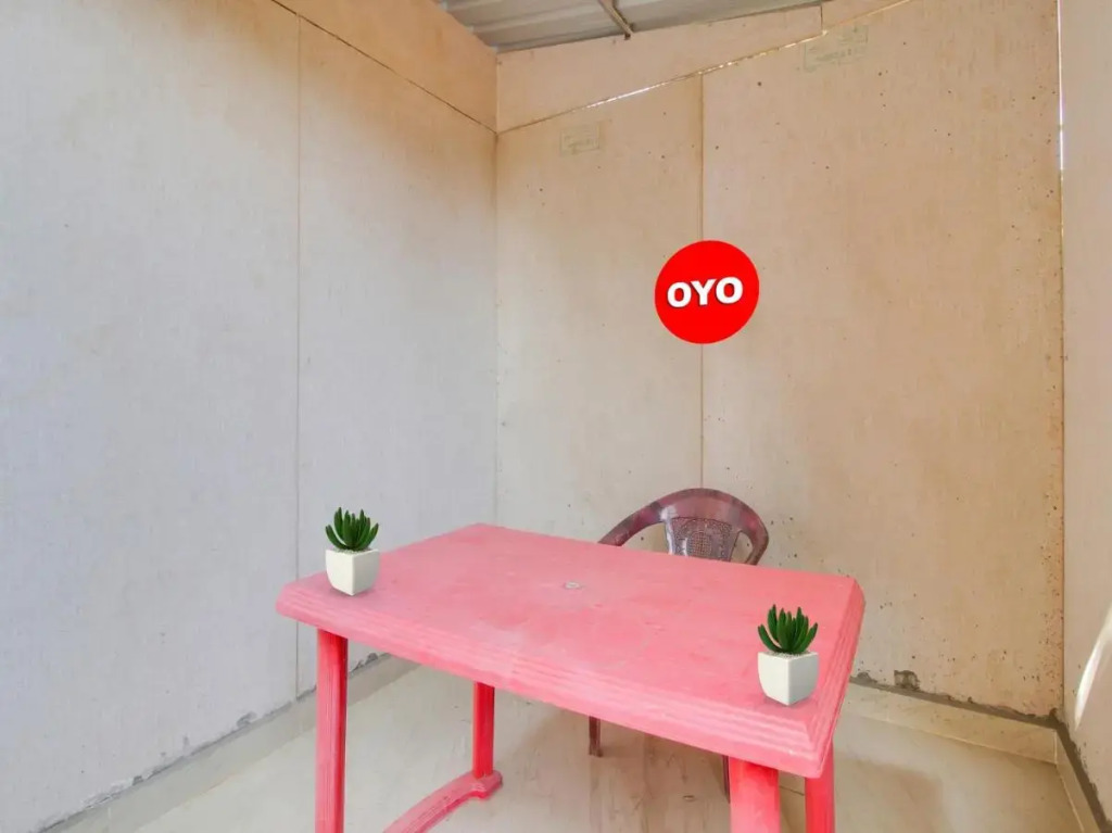 OYO Flagship 70262 Hotel River Wood