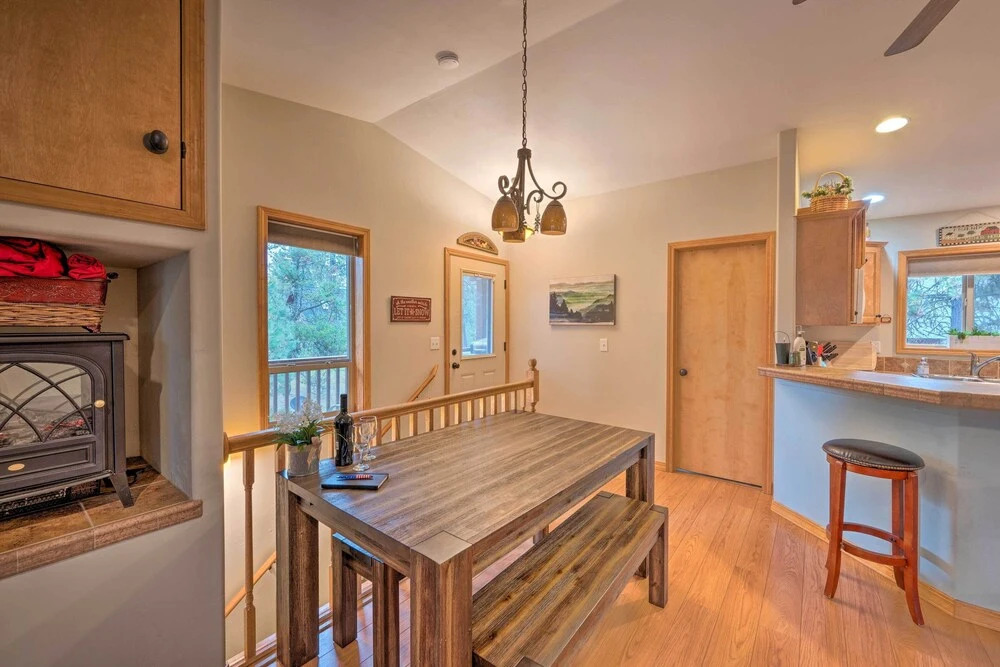 Rustic Mccall Cabin w/ Private Hot Tub & Deck!