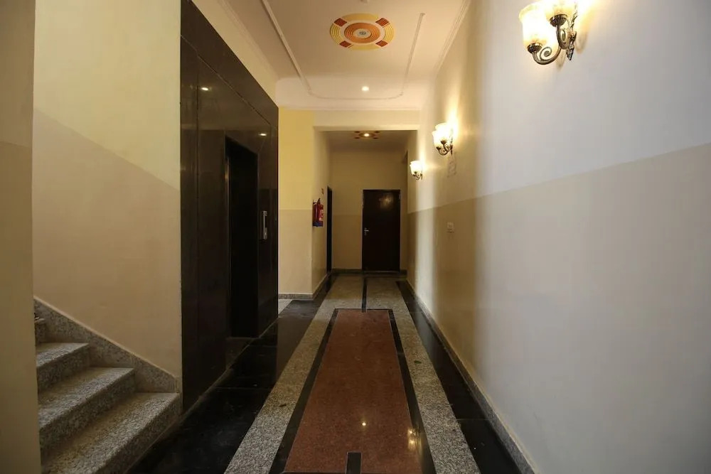 Oyo Flagship 33020 Kusum Vihar Jagat Pura