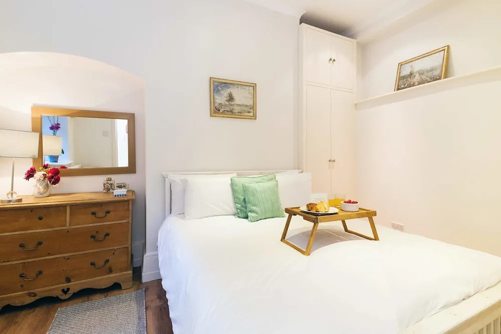 The Chelsea Embankment Apartment - EC