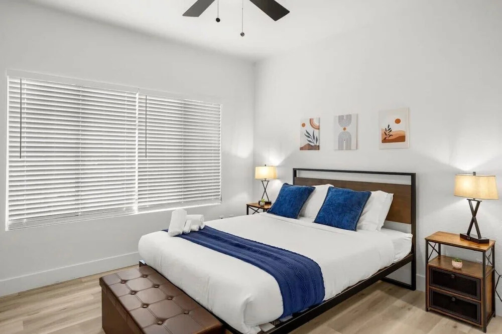 CozySuites TPC Scottsdale Parking & Pool