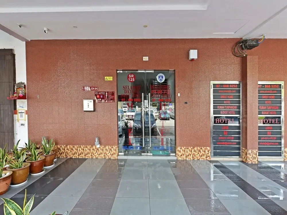 Super OYO Capital O 90687 Rs Hotel