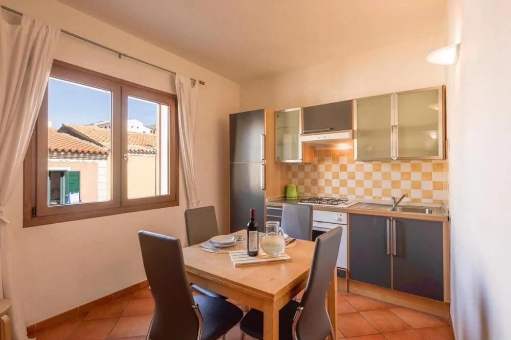 Relaxing Cristal Blu Studio Sleeps 4 Num1493