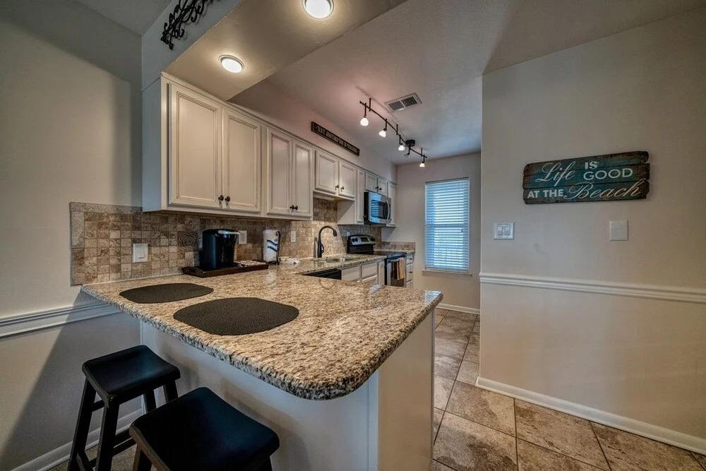 Harry's Beach House - 2 Br Condo