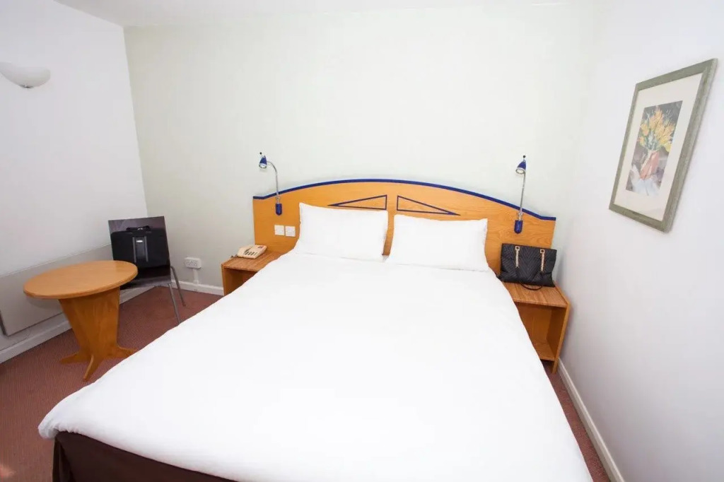 ibis Cardiff Gate - International Business Park Hotel
