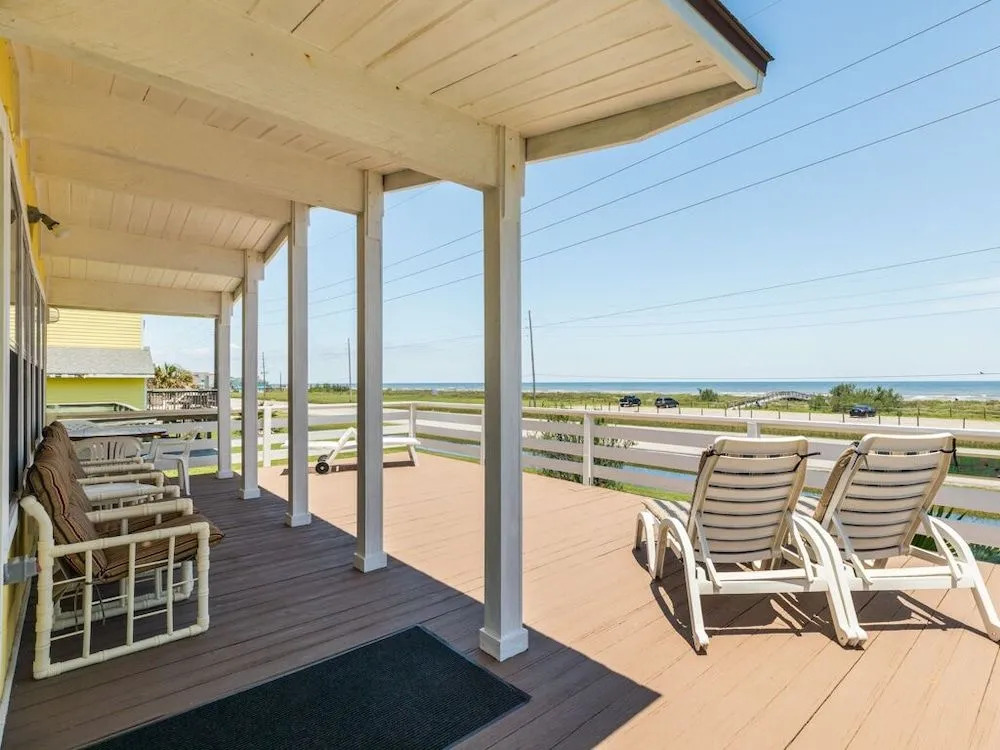 San Luis Tiki House - 3 Br home by RedAwning