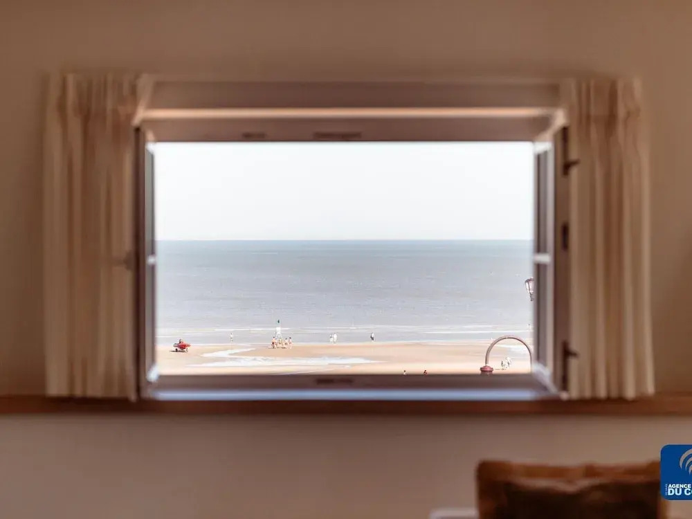 Elegant Seaside Apartment