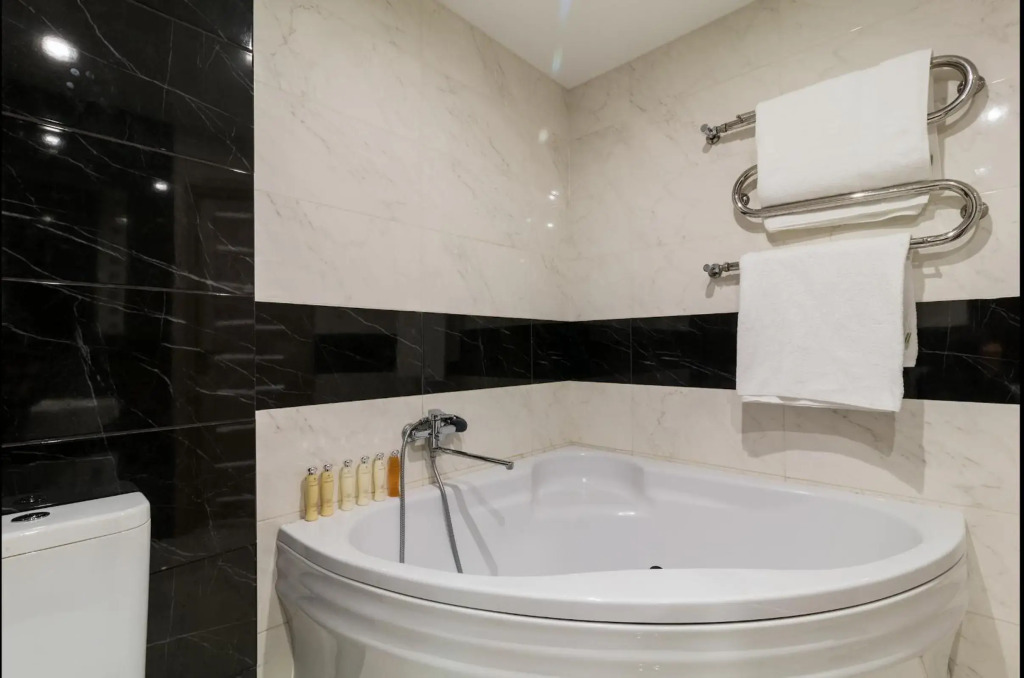 Luxury 2-bedroom Most City Area, center