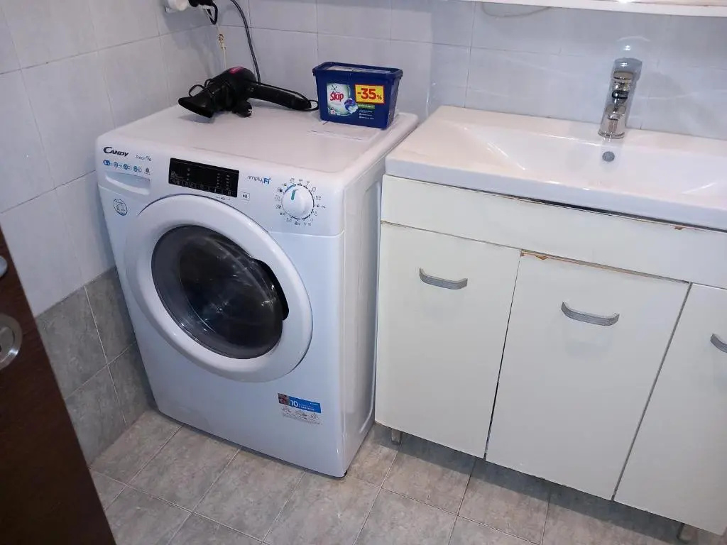 Airport's Close, Cozy Flat for 6 Persons