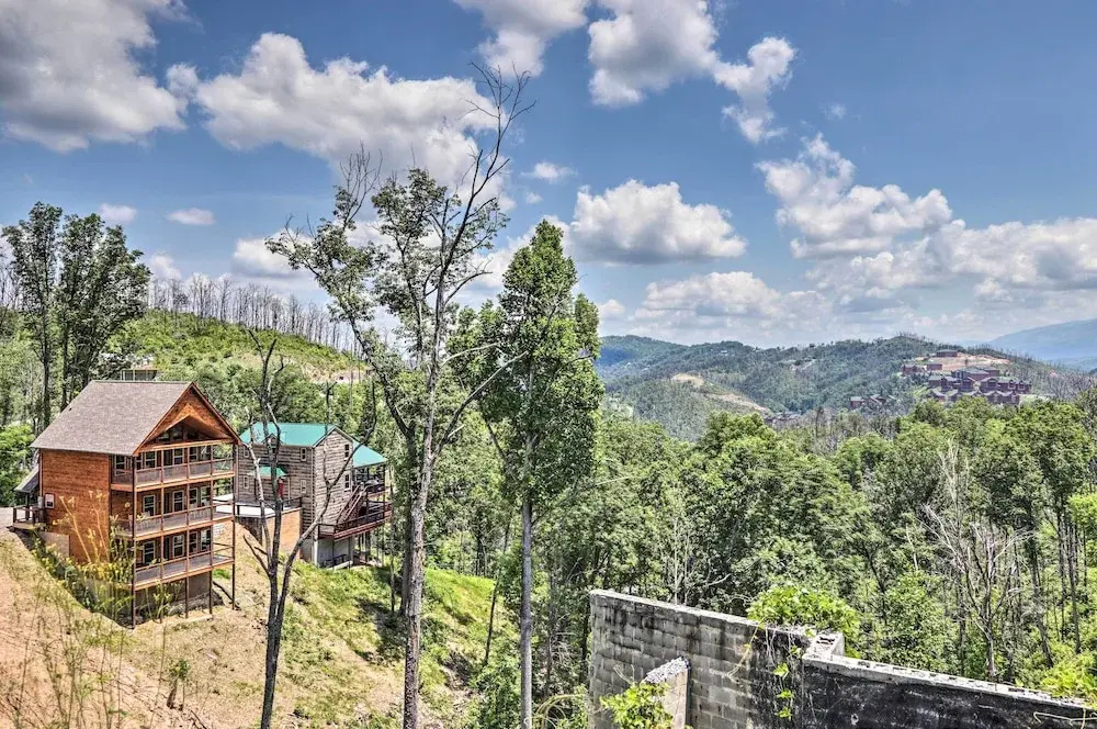 Hot Tub, Game Room, Decks: Cabin in Gatlinburg