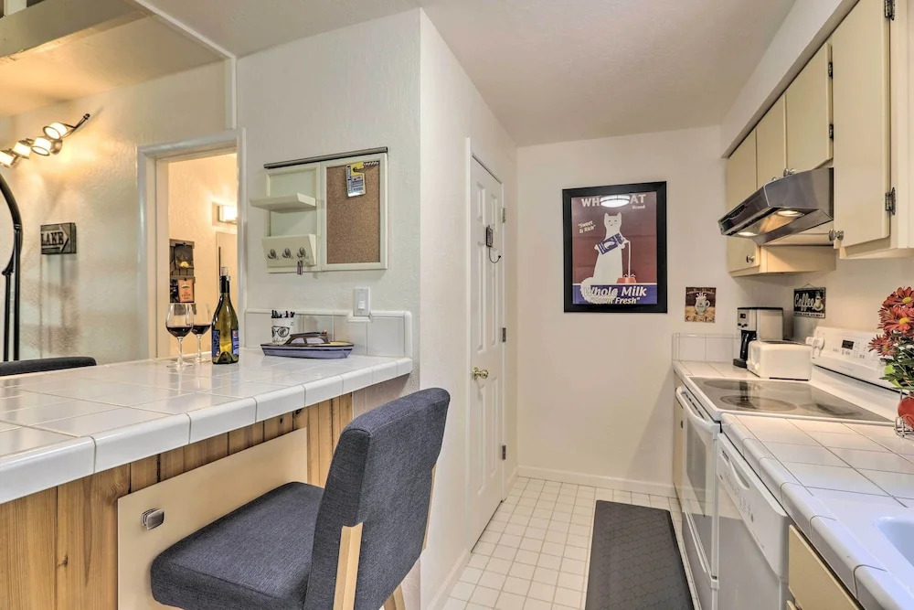 1 Mi to Diamond Peak Skiing: Incline Village Condo