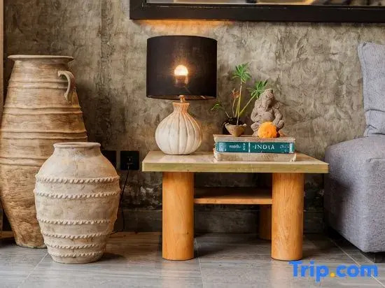 Modern Artistic 5BR Haven in Canggu Berawa