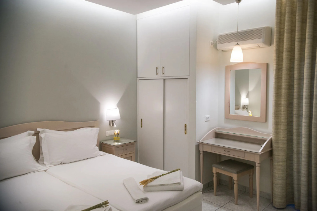 Maria Plomari Apartments