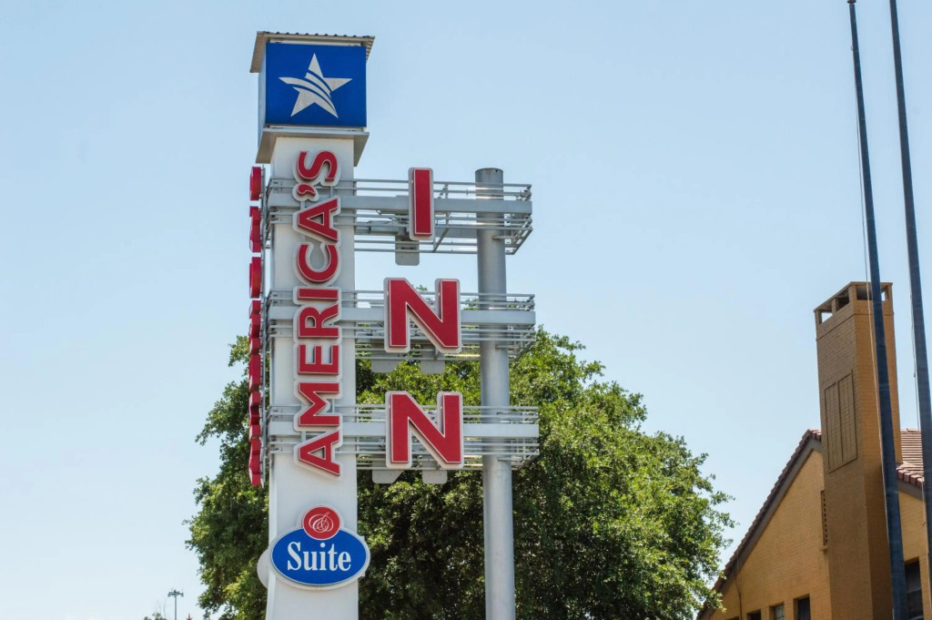 Americas Inn Houston/Stafford /Sugarland