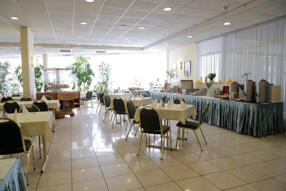 Hotel Bara Junior