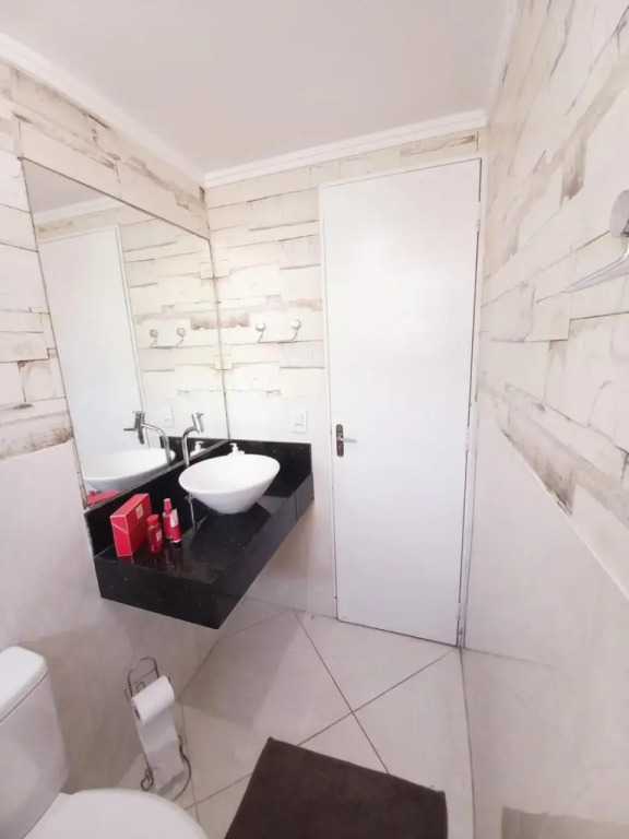 Apartamento Enseada Rua Colômbia