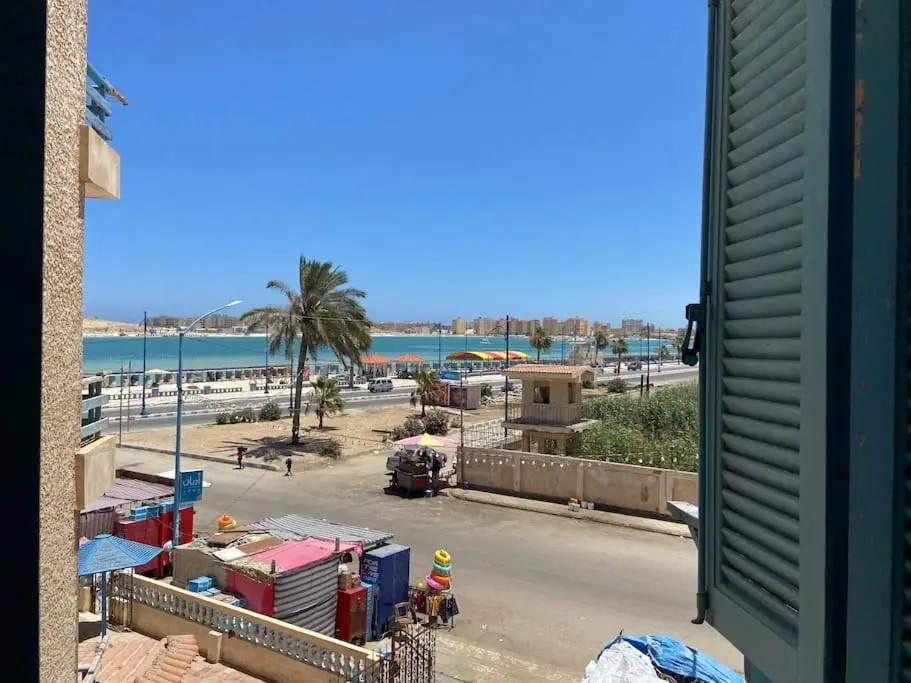 Lovely 4 bed vacation apartment with sea view