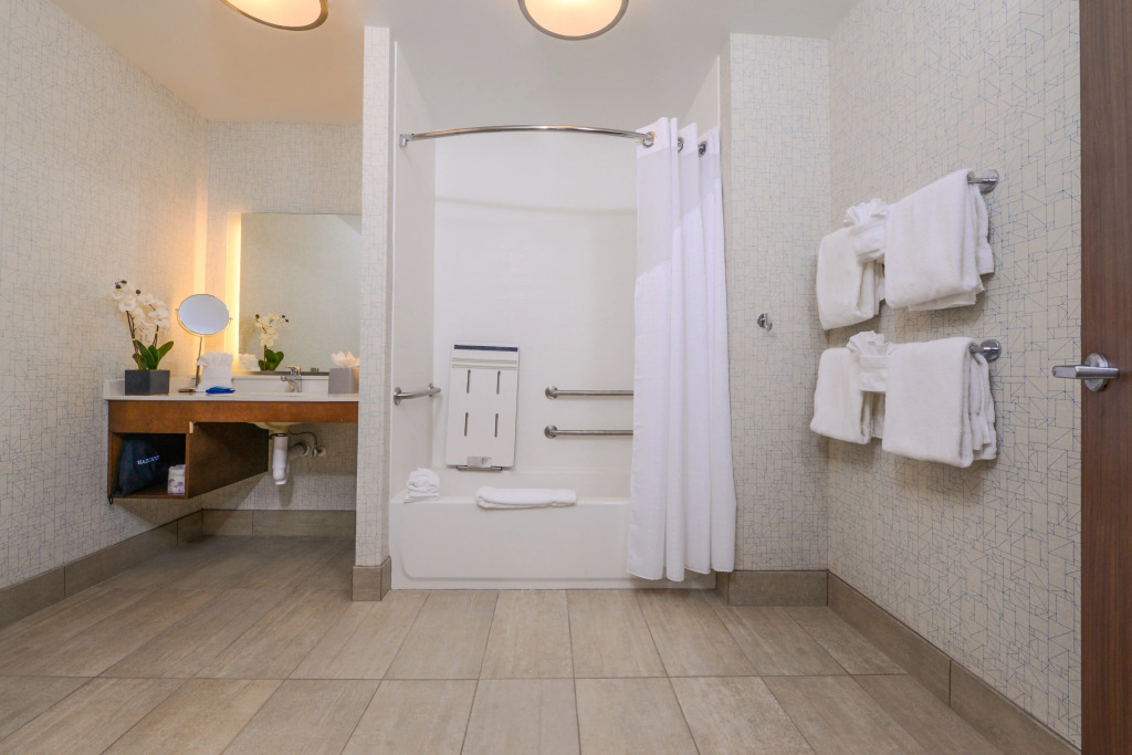 Holiday Inn Express & Suites - St. Petersburg - Madeira Beach by IHG