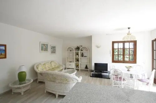 Casas Blancas Parque Montroig